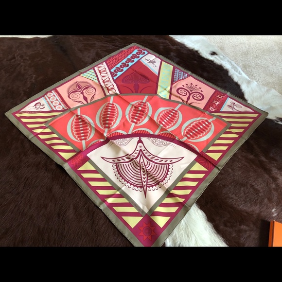 Hermès "GEOMETRIE CRETOISE" silk twill scarf - Picture 2 of 7